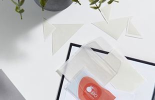 Pochettes auto-adhésives