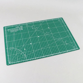 Tapis de découpe, A3, 45 x 30 cm, auto-guérison, avec grille vert/noir