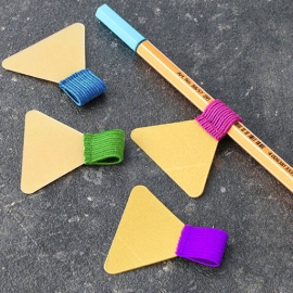 Porte-crayon avec boucle en élastique plat  | Production sur mesure 