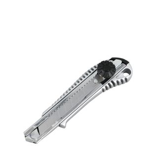 Cuttermesser aus Metall mit Feststellrad 