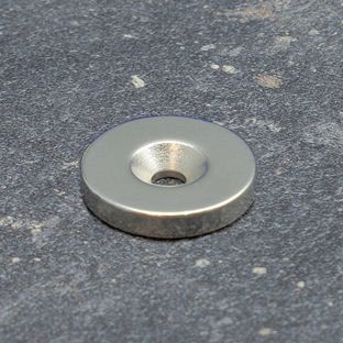 Aimants néodymes en forme de disque avec trou fraisé 23 mm