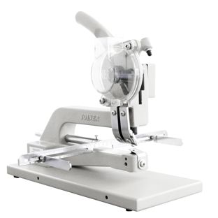 Machine M165 pour œillets 24 et 25 