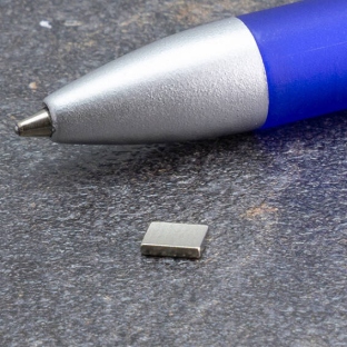 Aimants carrés néodyme, nickelé 5 x 4 mm | 1 mm