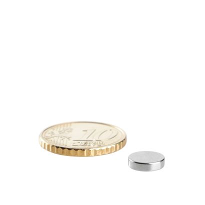 Aimants néodymes en forme de disque 8 mm x 2 mm | N45, axial (parallèle à la hauteur)