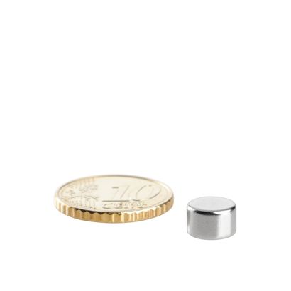 Aimants néodymes en forme de disque 8 mm x 4 mm | N45, axial (parallèle à la hauteur)